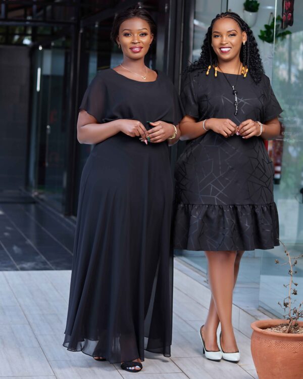 Black short sleeve maxi